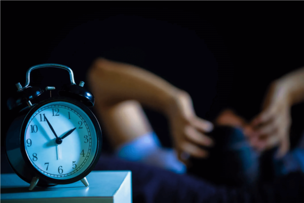 مشکلات بی خوابی و بدخوابی: نشانه‌ ها، دلایل و راهکارهای بهبود آن